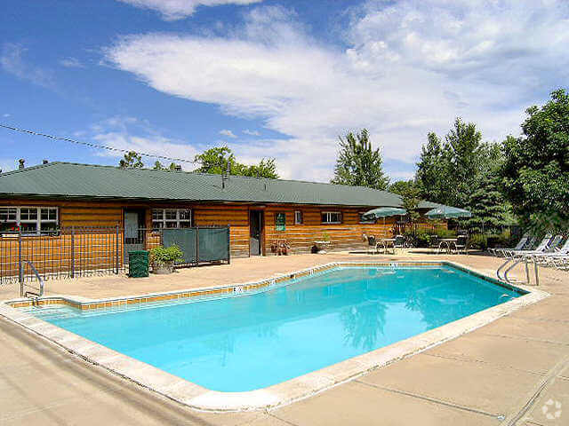 Photo of the large swimming pool at our Boulder Apartments.