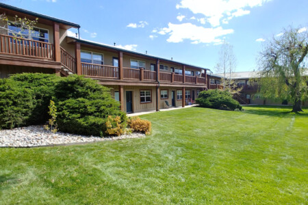 Another photo of the courtyard at Timber Ridge in Boulder, Colorado - find housing near Univ of Co.
